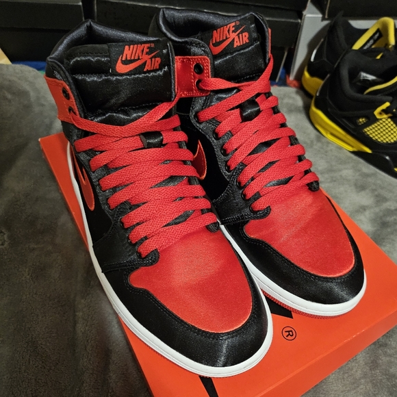 JORDAN 1 RETRO HIGH OG SATIN BRED (WOMEN'S) - Picture 2 of 6